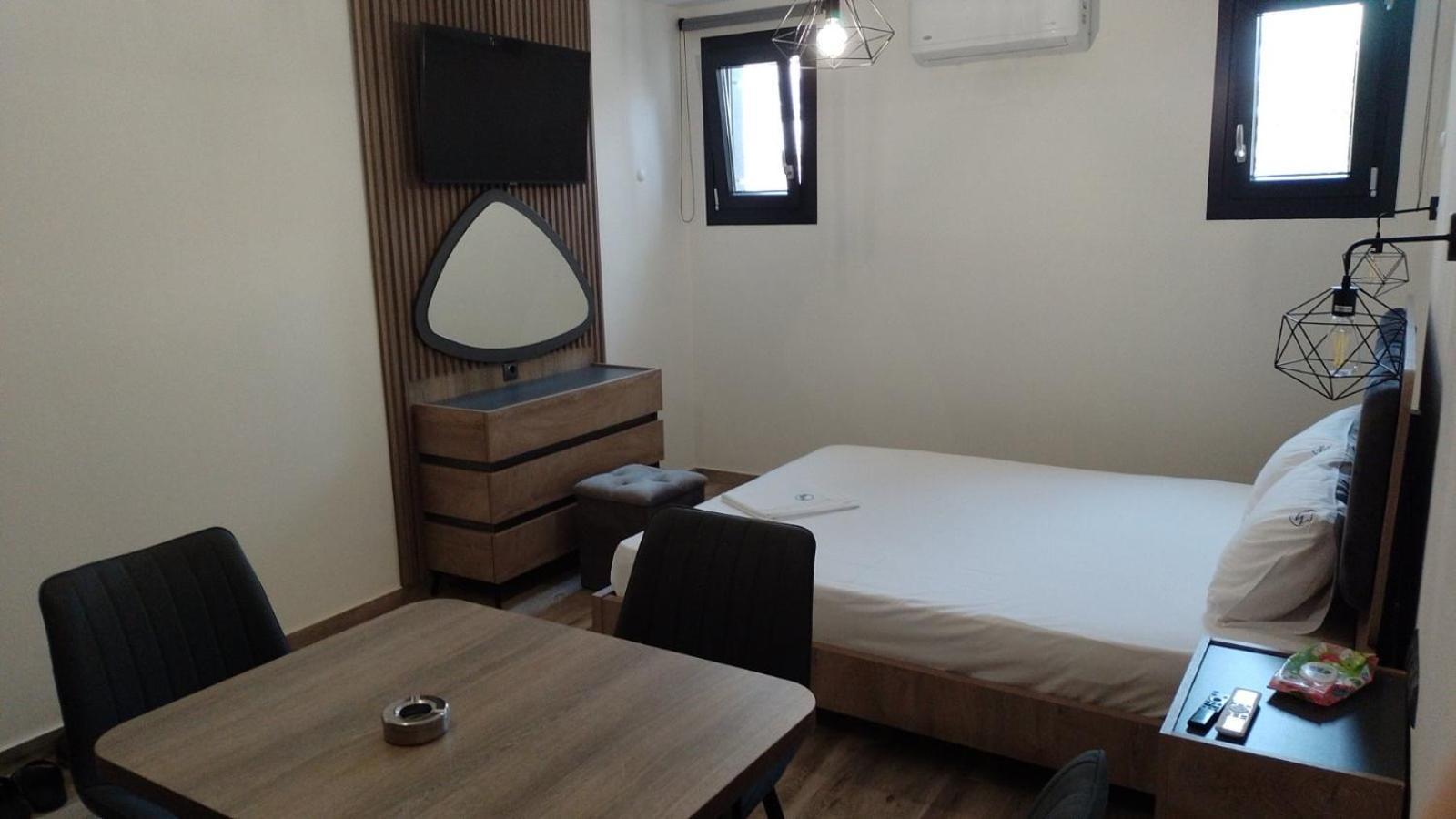 Blue Wave Luxury Suites Nea Iraklitsa Bilik gambar